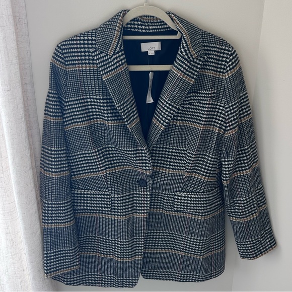 Loft Blazer - Picture 2 of 8